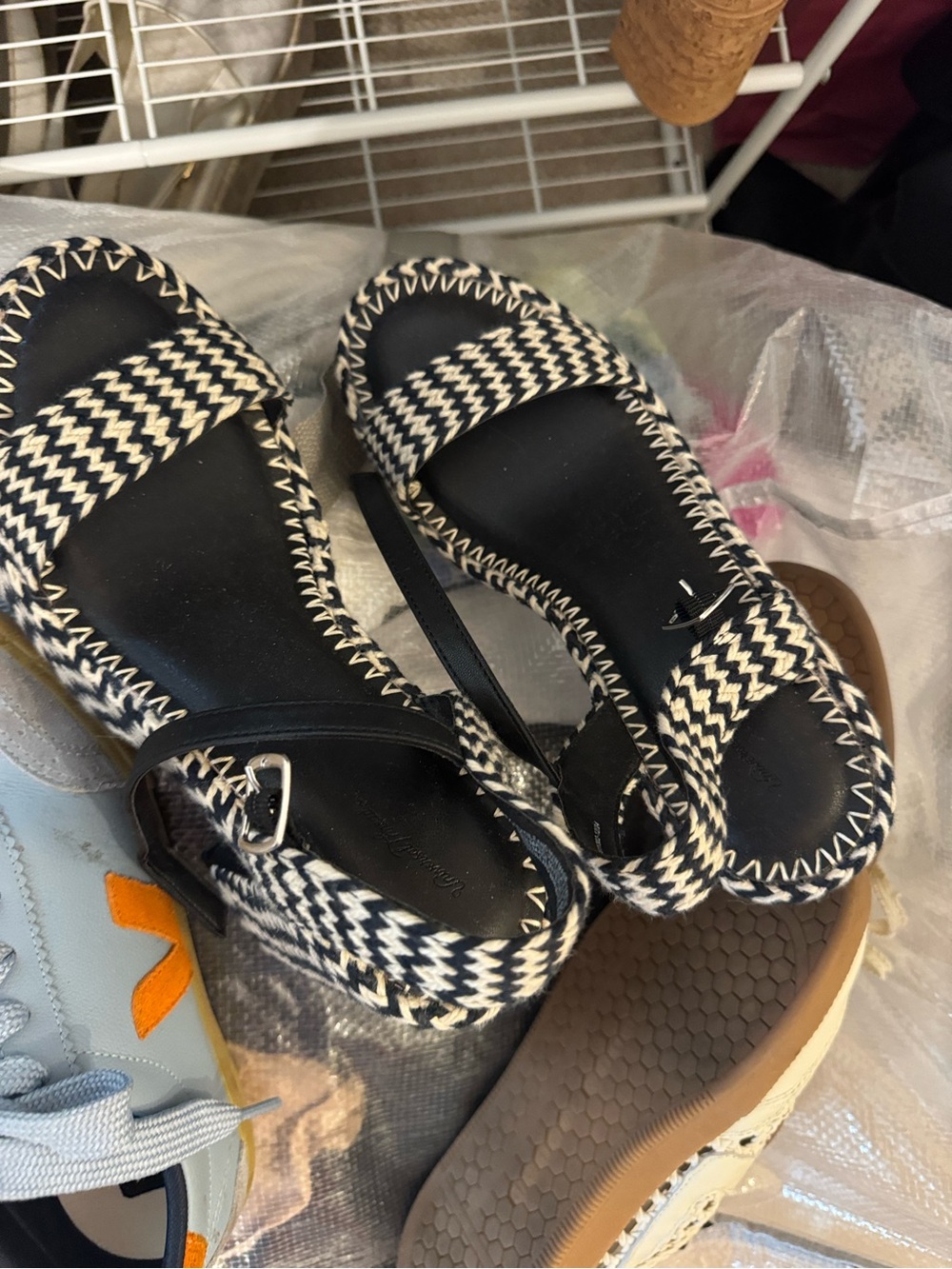 Universal Thread Black & White Woven Strap Sandals
